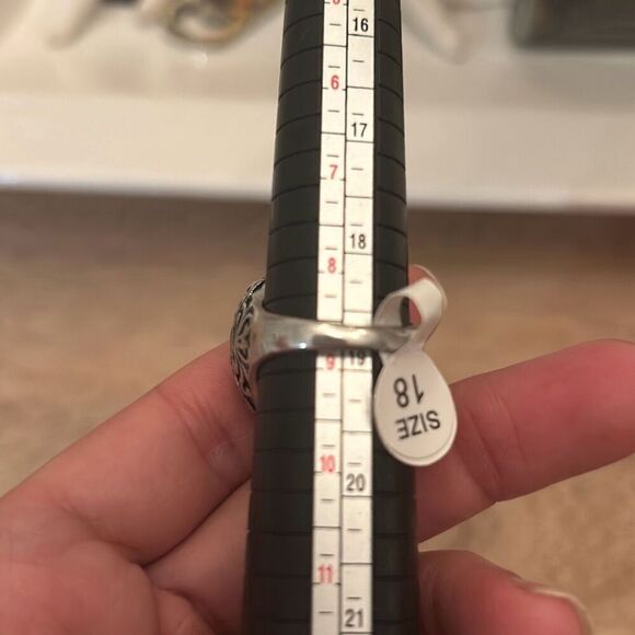 NWT gorgeous costume ring silver mite 9 (18) - Picture 4 of 6